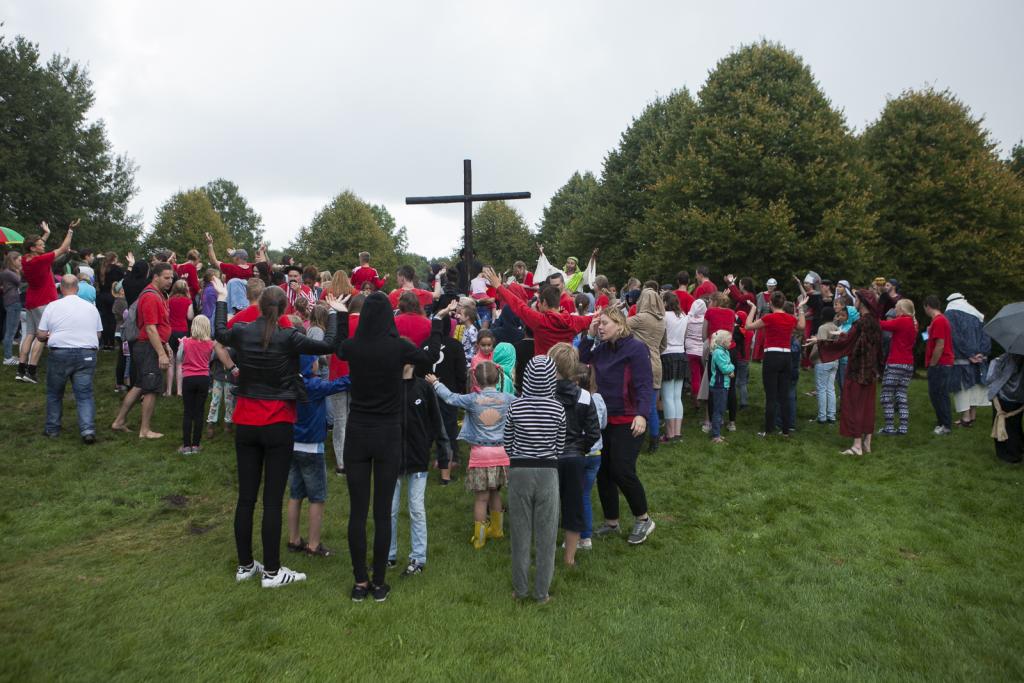 Naar het kruis.jpg