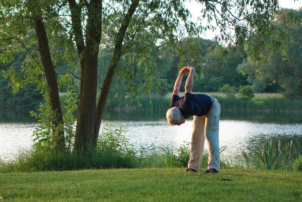 Christian Northe yoga-1434787_1920.jpg