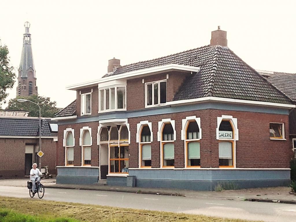 01.jpg