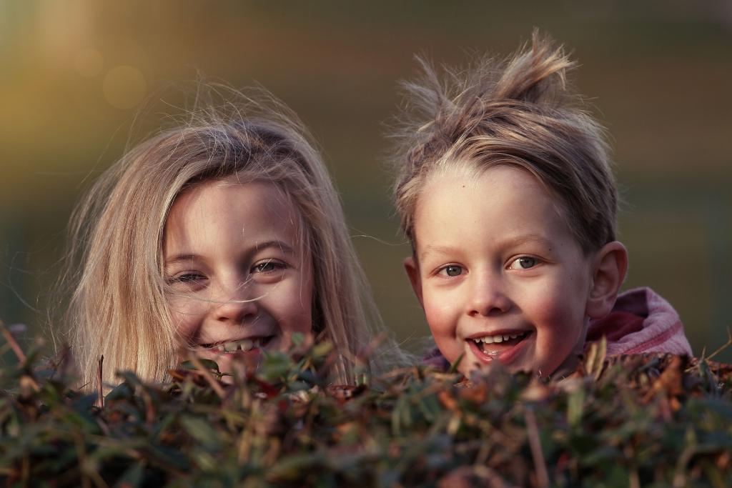 children-g6d8b625bb_1920.jpg
