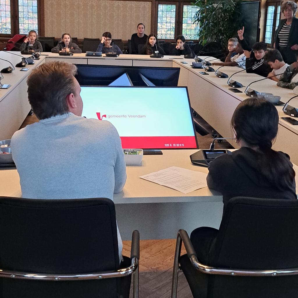 Leerlingen in debat.jpg